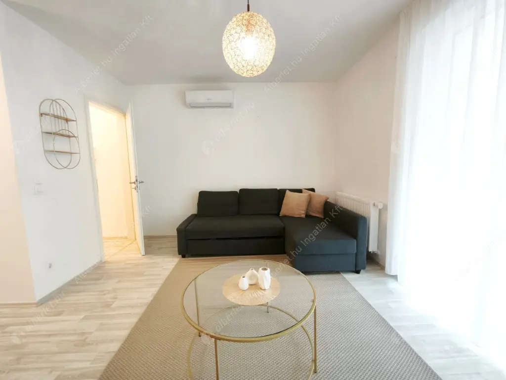 Kiadó albérlet 260000 Ft/hó áron: Budapest, XIII. kerület  Szabolcs utca. Mérete: 35 nm, 1 szobás | Alberlet.hu - 6597933