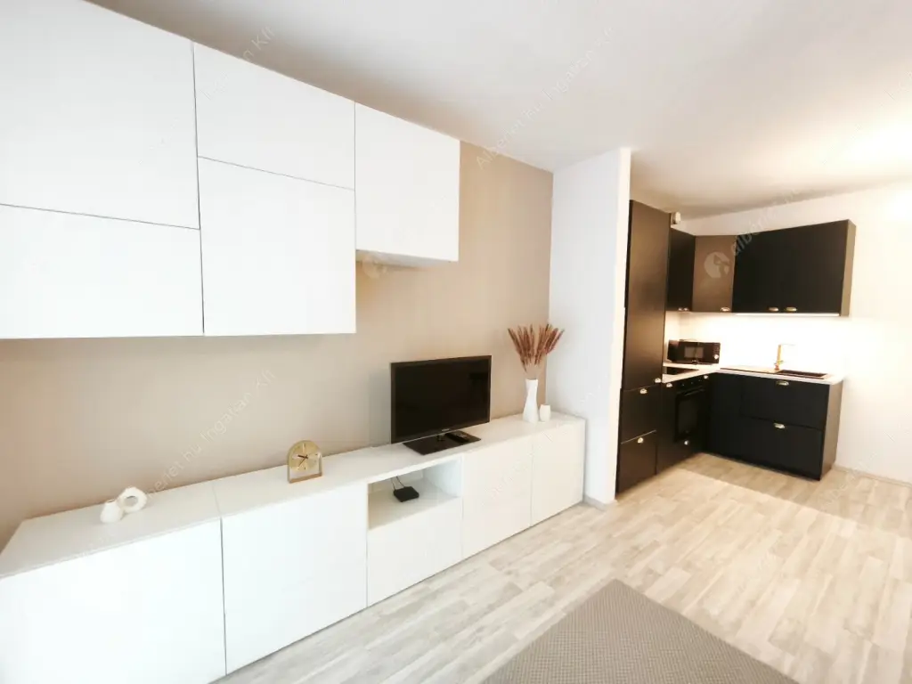 Kiadó albérlet 260000 Ft/hó áron: Budapest, XIII. kerület  Szabolcs utca. Mérete: 35 nm, 1 szobás | Alberlet.hu - 6597934