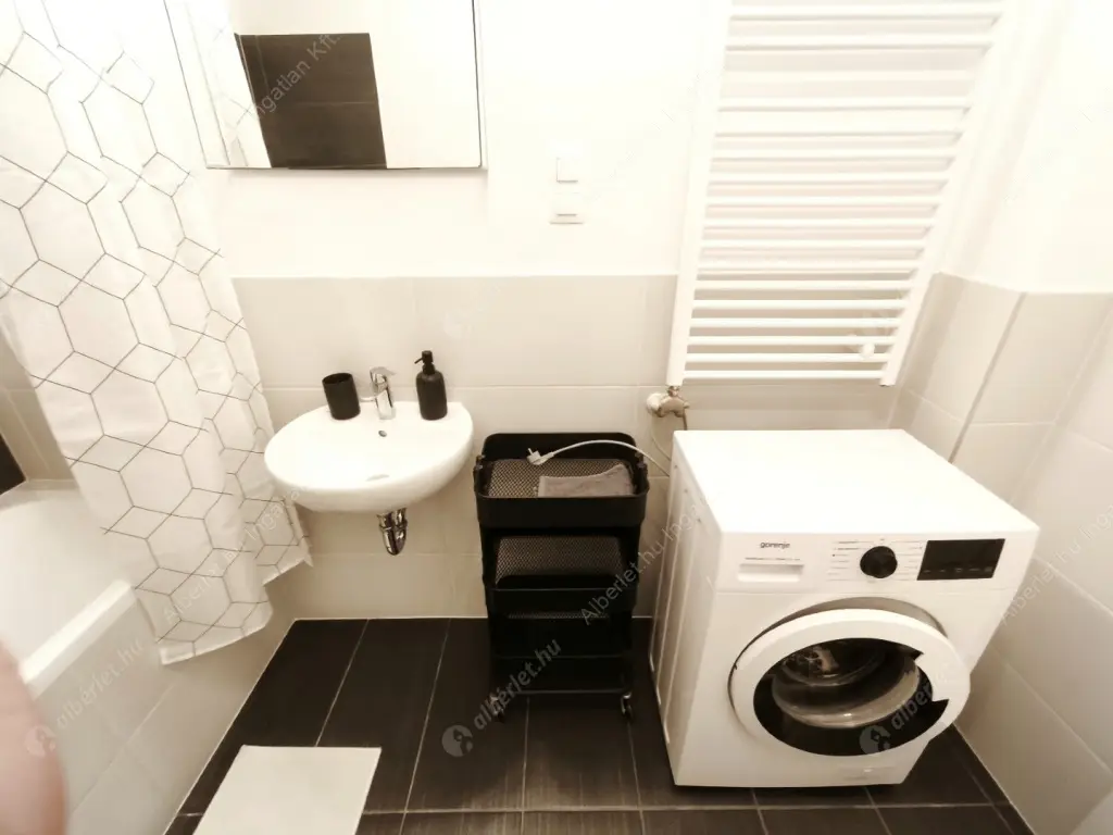 Kiadó albérlet 260000 Ft/hó áron: Budapest, XIII. kerület  Szabolcs utca. Mérete: 35 nm, 1 szobás | Alberlet.hu - 6597940