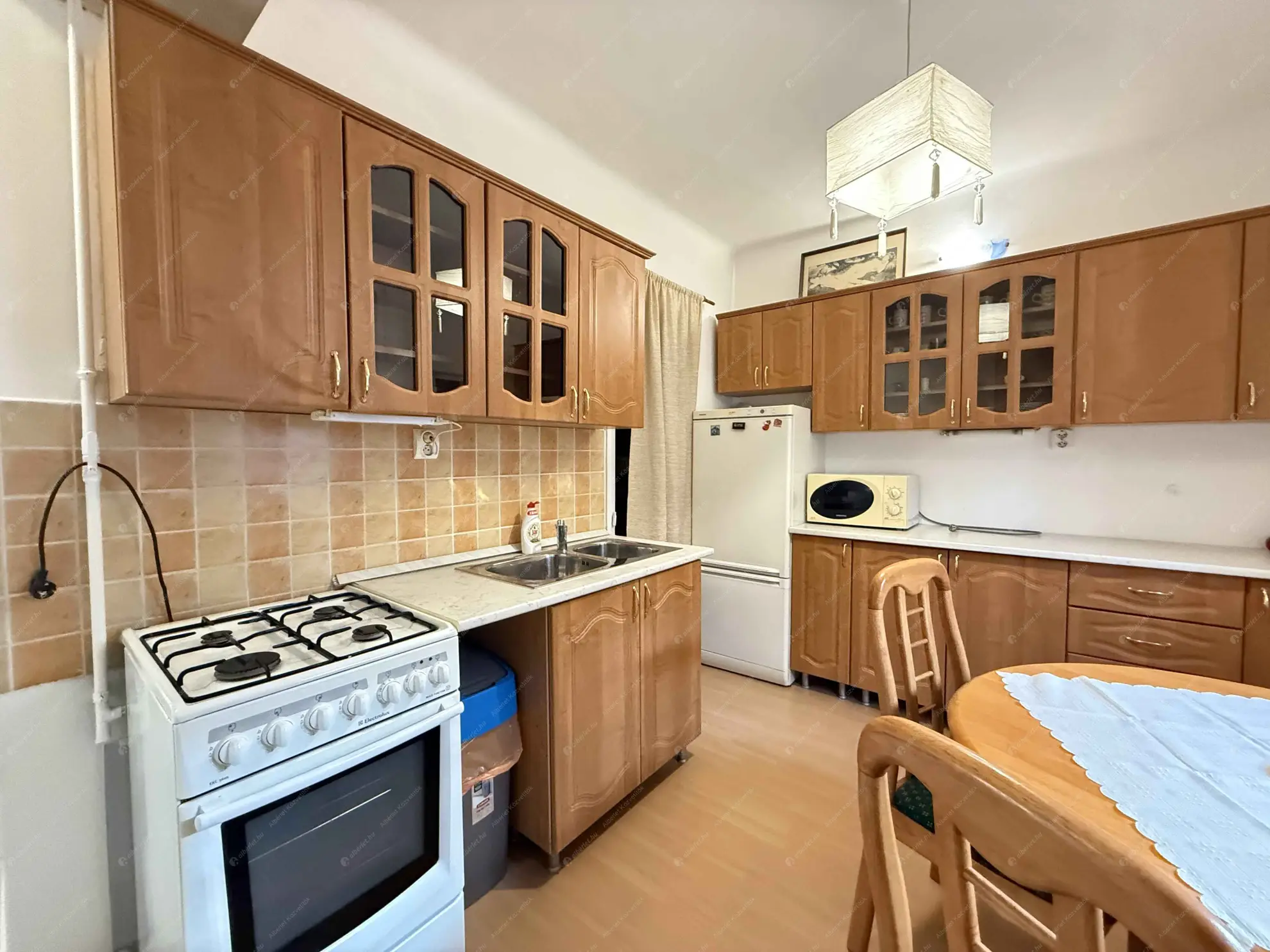 Kiadó albérlet 165000 Ft/hó áron: Budapest, XIII. kerület  Szabolcs utca. Mérete: 35 nm, 1 szobás | Alberlet.hu - 6630785