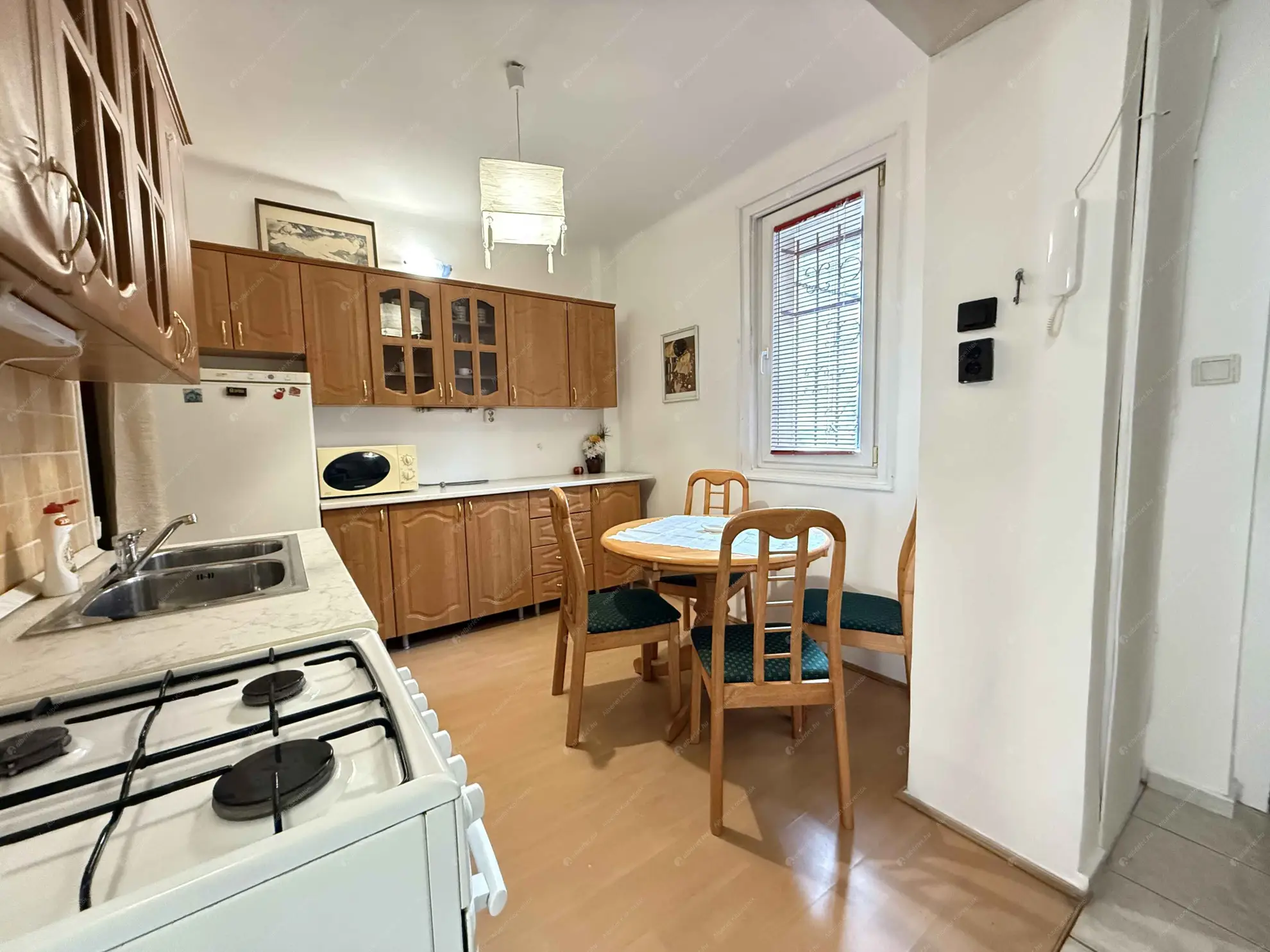 Kiadó albérlet 165000 Ft/hó áron: Budapest, XIII. kerület  Szabolcs utca. Mérete: 35 nm, 1 szobás | Alberlet.hu - 6630786