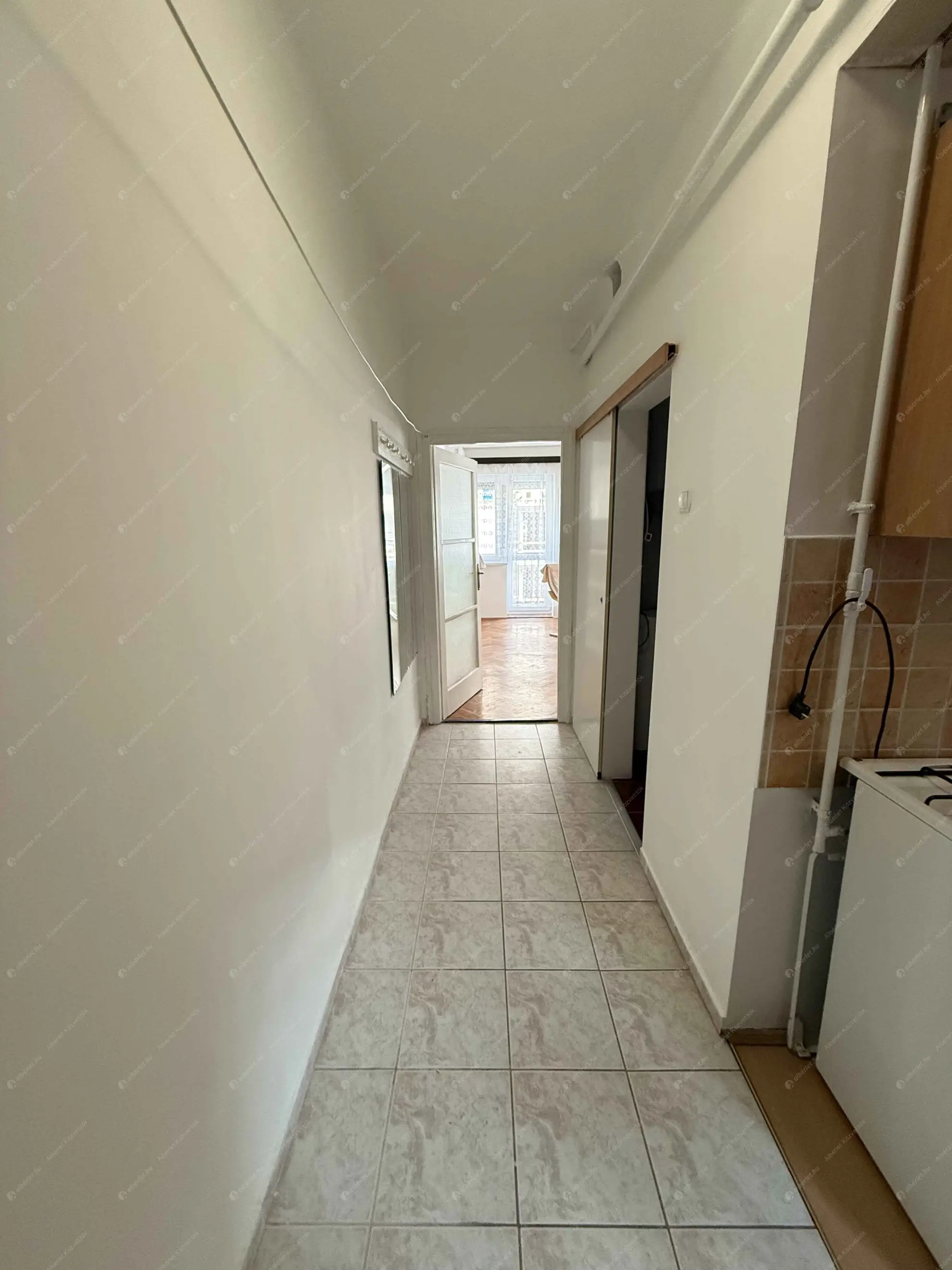 Kiadó albérlet 165000 Ft/hó áron: Budapest, XIII. kerület  Szabolcs utca. Mérete: 35 nm, 1 szobás | Alberlet.hu - 6630787