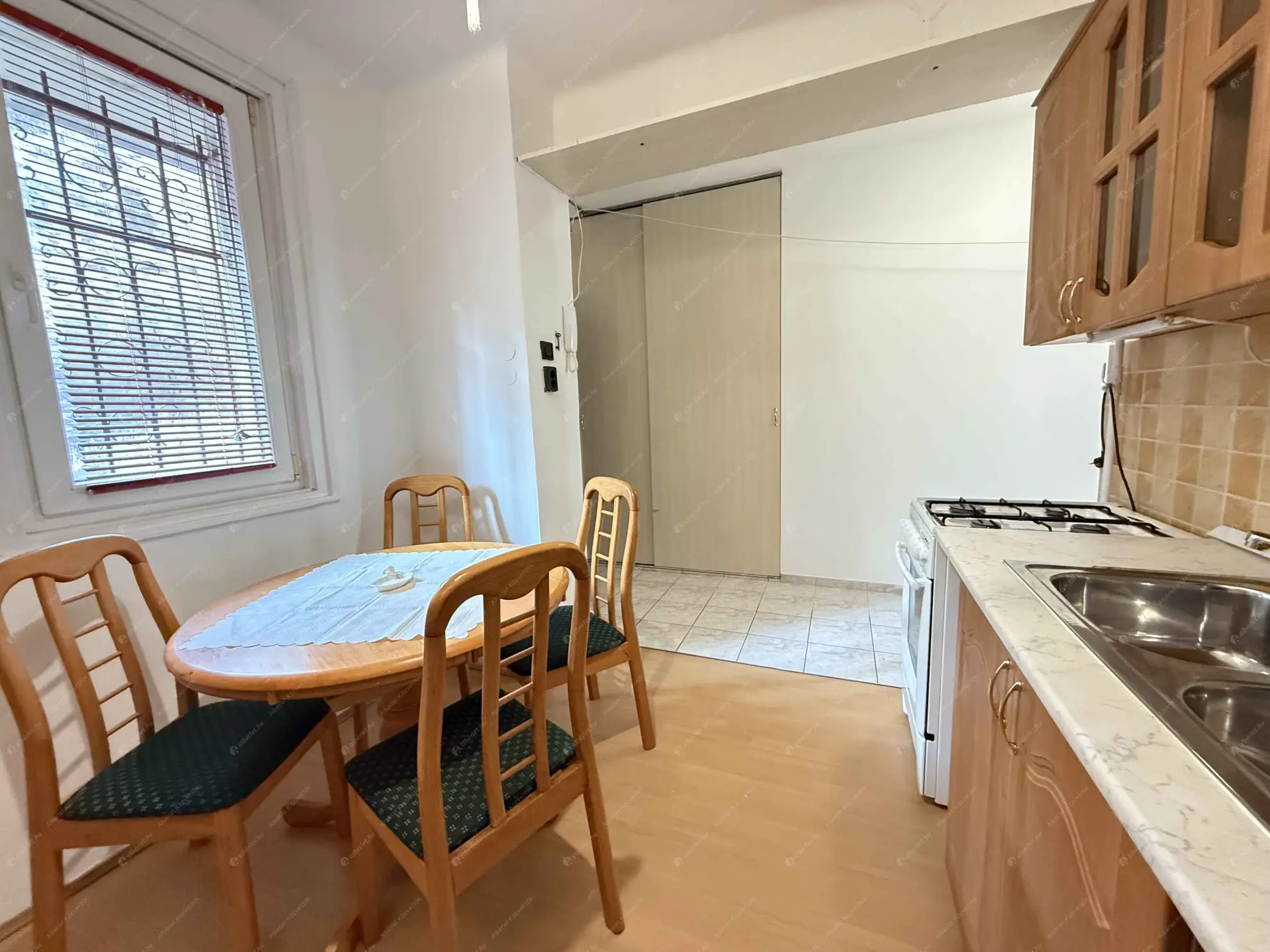 Kiadó albérlet 165000 Ft/hó áron: Budapest, XIII. kerület  Szabolcs utca. Mérete: 35 nm, 1 szobás | Alberlet.hu - 6630789