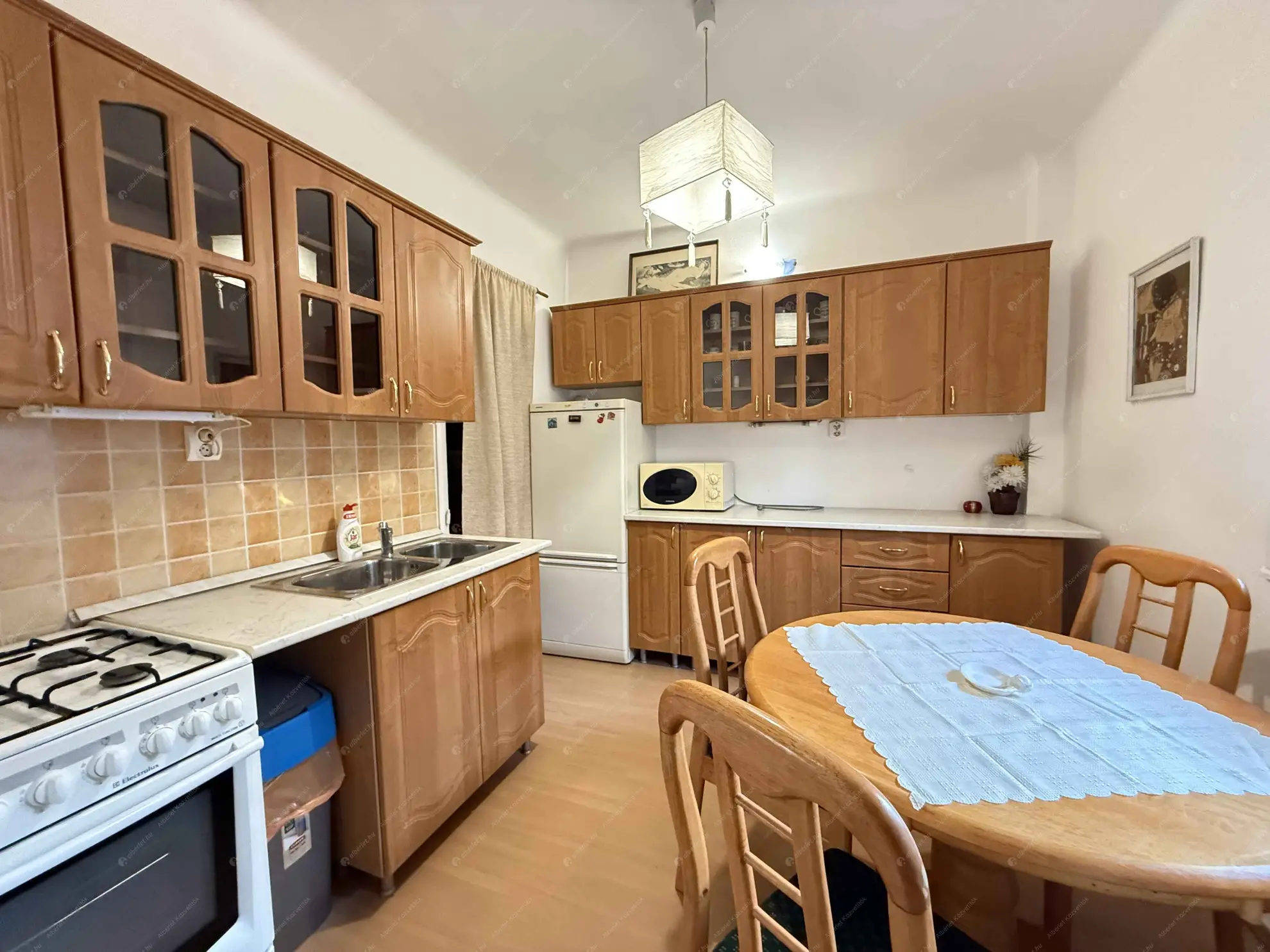 Kiadó albérlet 165000 Ft/hó áron: Budapest, XIII. kerület  Szabolcs utca. Mérete: 35 nm, 1 szobás | Alberlet.hu - 6630790