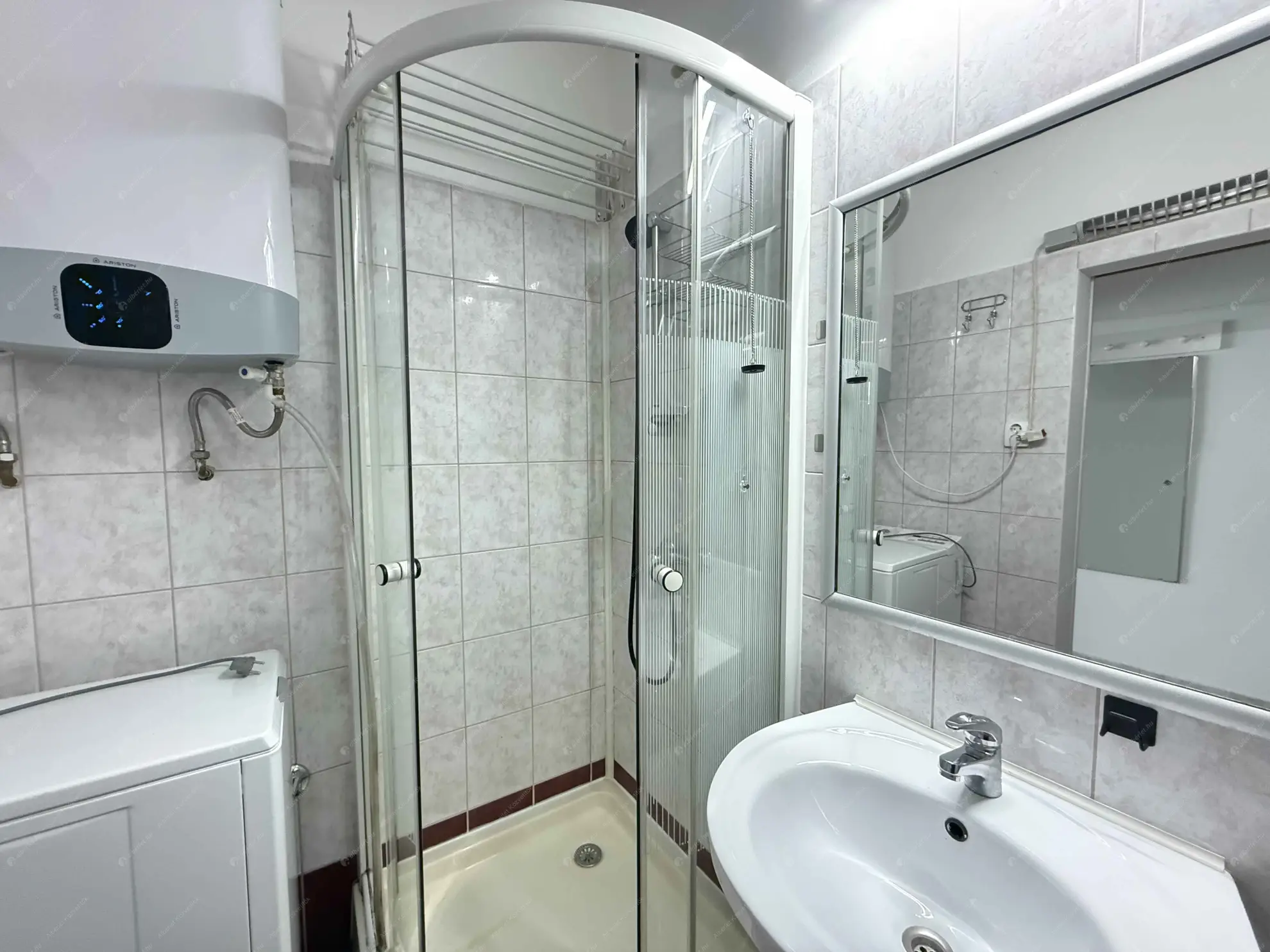 Kiadó albérlet 165000 Ft/hó áron: Budapest, XIII. kerület  Szabolcs utca. Mérete: 35 nm, 1 szobás | Alberlet.hu - 6630791