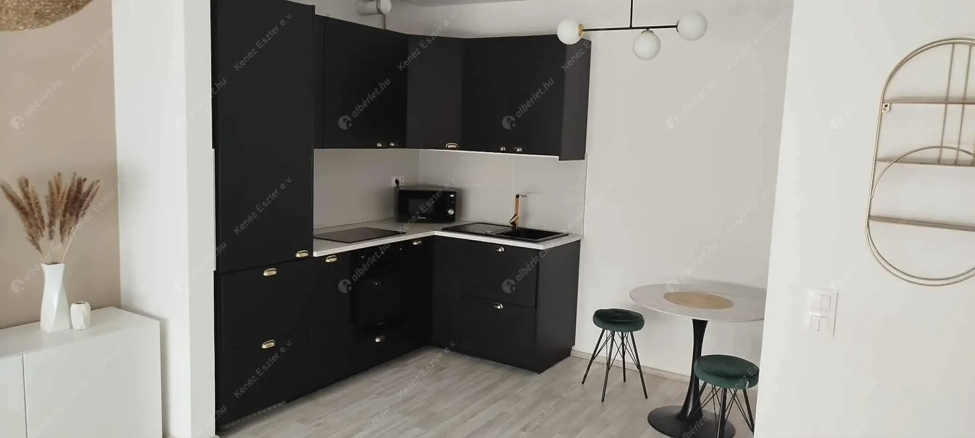 Kiadó albérlet 260000 Ft/hó áron: Budapest, XIII. kerület  Szabolcs utca. Mérete: 36 nm, 1 szobás | Alberlet.hu - 6572232