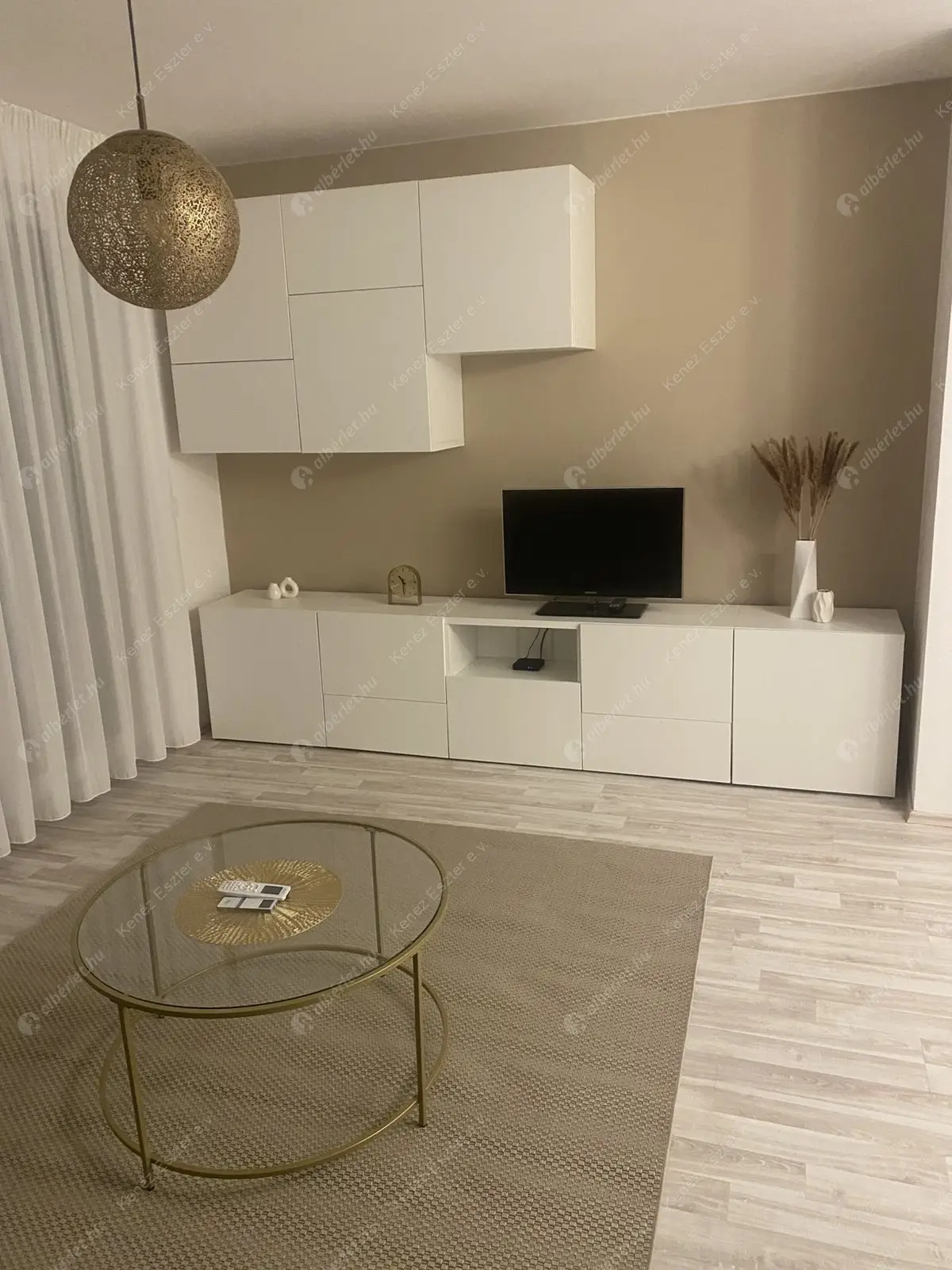 Kiadó albérlet 260000 Ft/hó áron: Budapest, XIII. kerület  Szabolcs utca. Mérete: 36 nm, 1 szobás | Alberlet.hu - 6572239