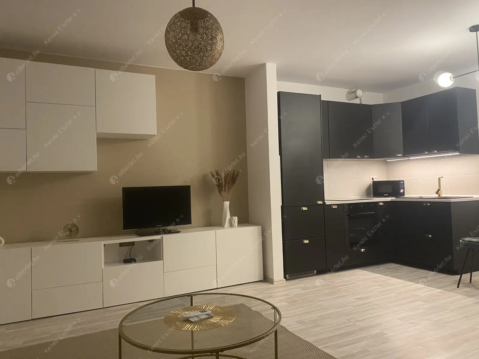 Kiadó albérlet 260000 Ft/hó áron: Budapest, XIII. kerület  Szabolcs utca. Mérete: 36 nm, 1 szobás | Alberlet.hu - 6572242