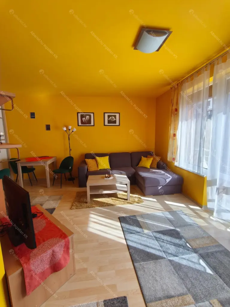 Kiadó albérlet 250000 Ft/hó áron: Budapest, XIII. kerület  Szabolcs utca. Mérete: 42 nm, 2 szobás | Alberlet.hu - 6686524