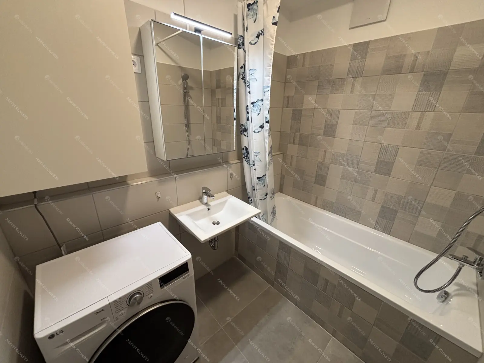 Kiadó albérlet 280000 Ft/hó áron: Budapest, XIII. kerület  Szabolcs utca. Mérete: 43 nm, 1 szobás | Alberlet.hu - 6689340