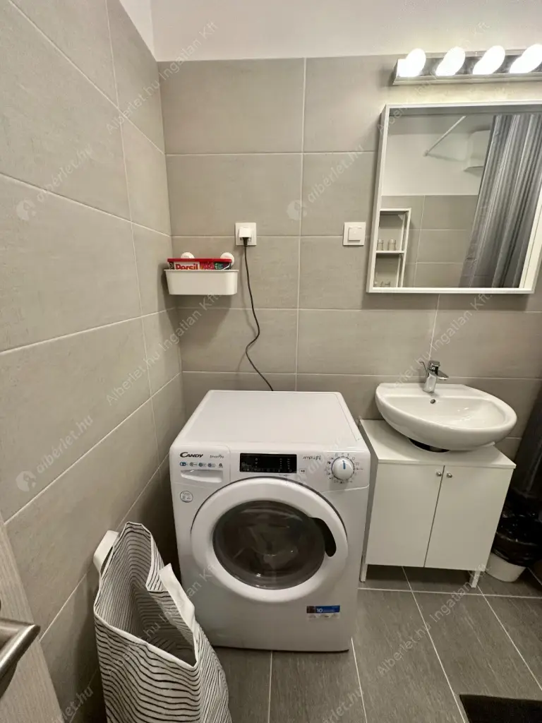 Kiadó albérlet 290000 Ft/hó áron: Budapest, XIII. kerület  Szabolcs utca. Mérete: 45 nm, 2 szobás | Alberlet.hu - 6602825