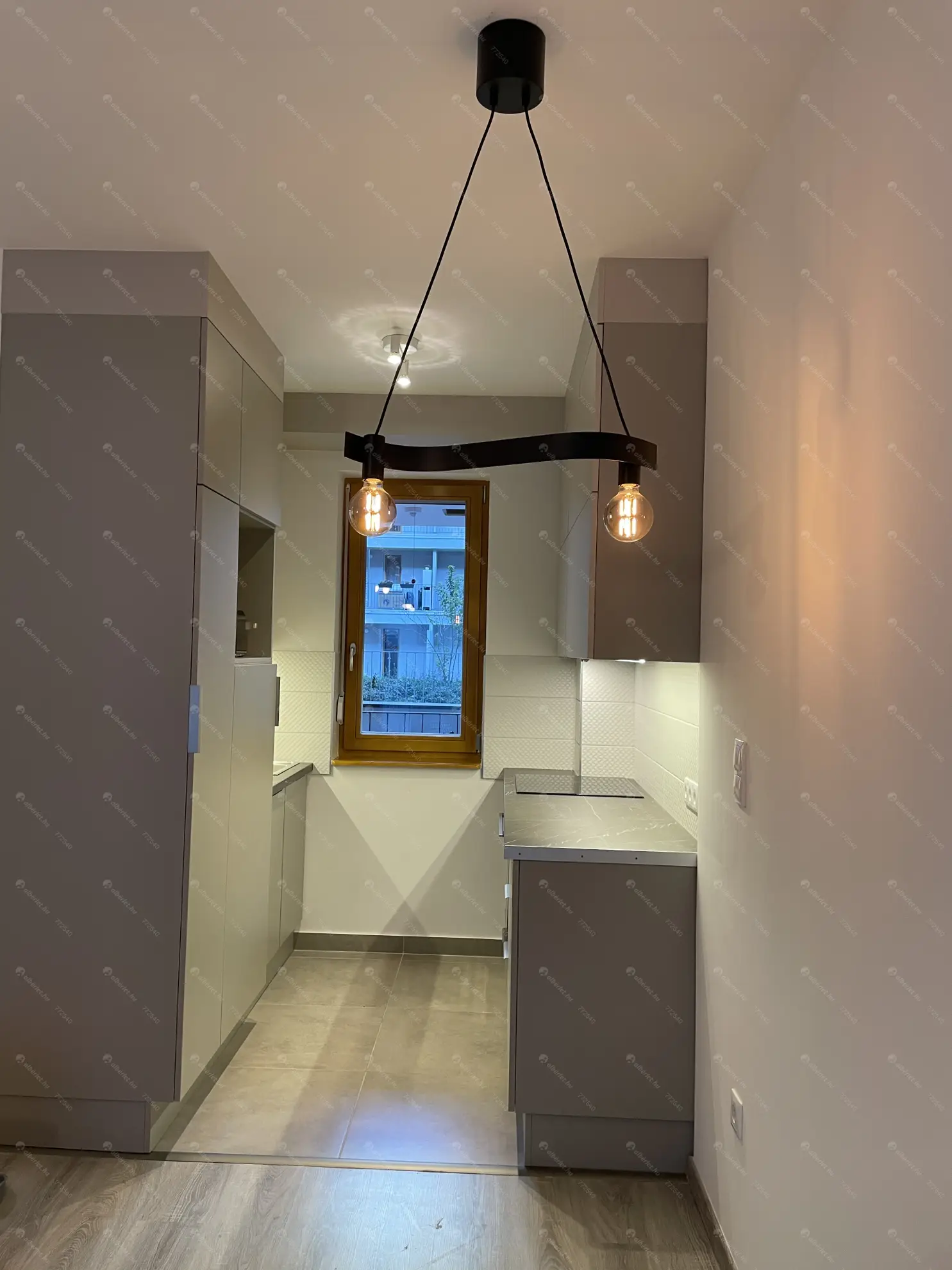 Kiadó albérlet 270000 Ft/hó áron: Budapest, XIII. kerület  Szabolcs utca. Mérete: 45 nm, 2 szobás | Alberlet.hu - 6612025