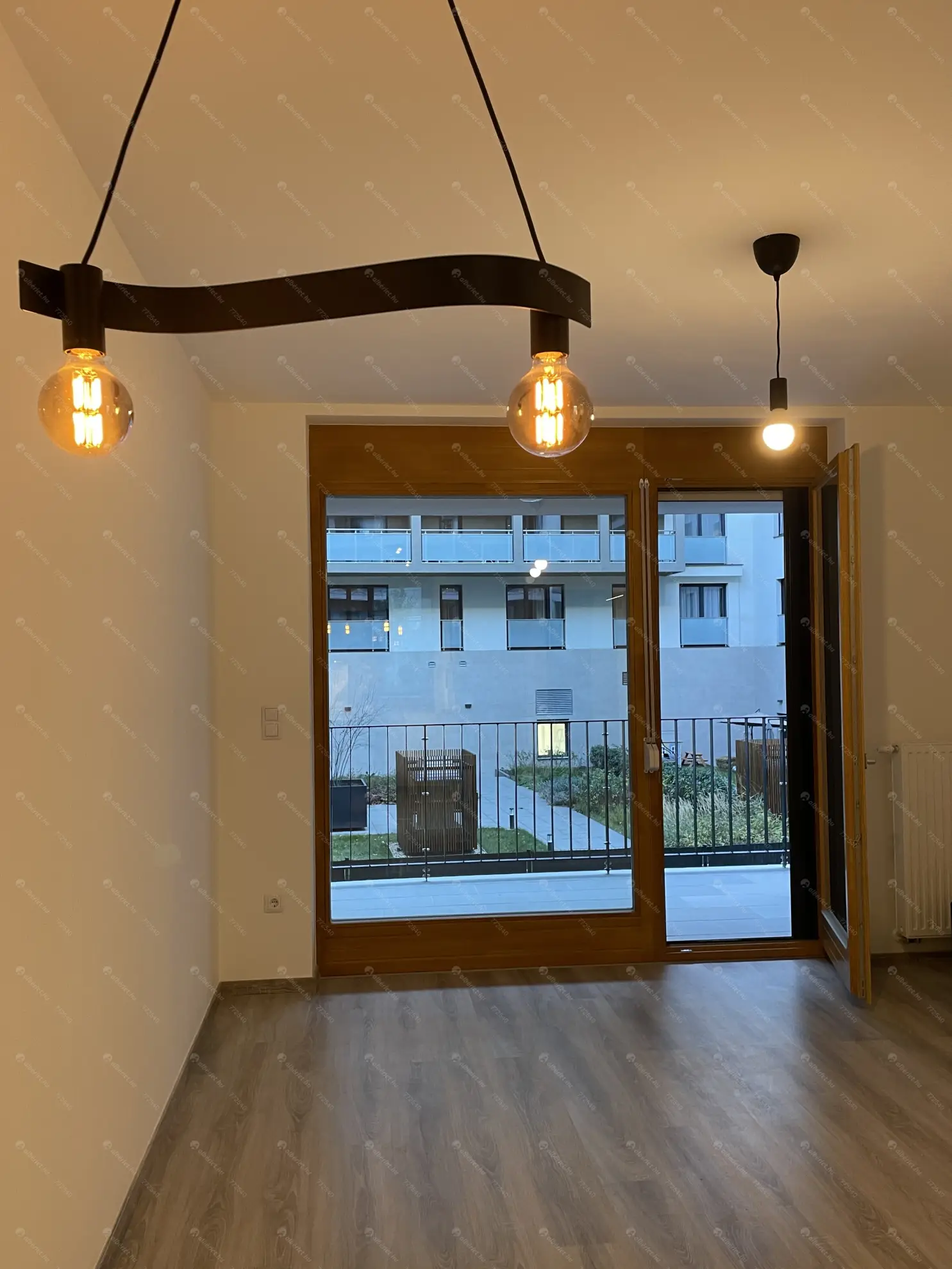 Kiadó albérlet 270000 Ft/hó áron: Budapest, XIII. kerület  Szabolcs utca. Mérete: 45 nm, 2 szobás | Alberlet.hu - 6612027