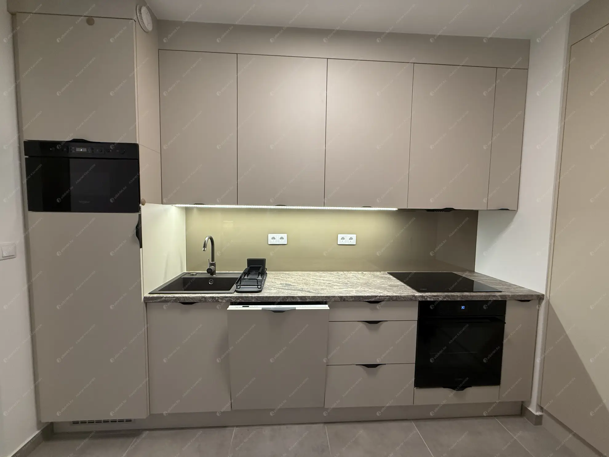 Kiadó albérlet 300000 Ft/hó áron: Budapest, XIII. kerület  Szabolcs utca. Mérete: 47 nm, 1 szobás | Alberlet.hu - 6589451