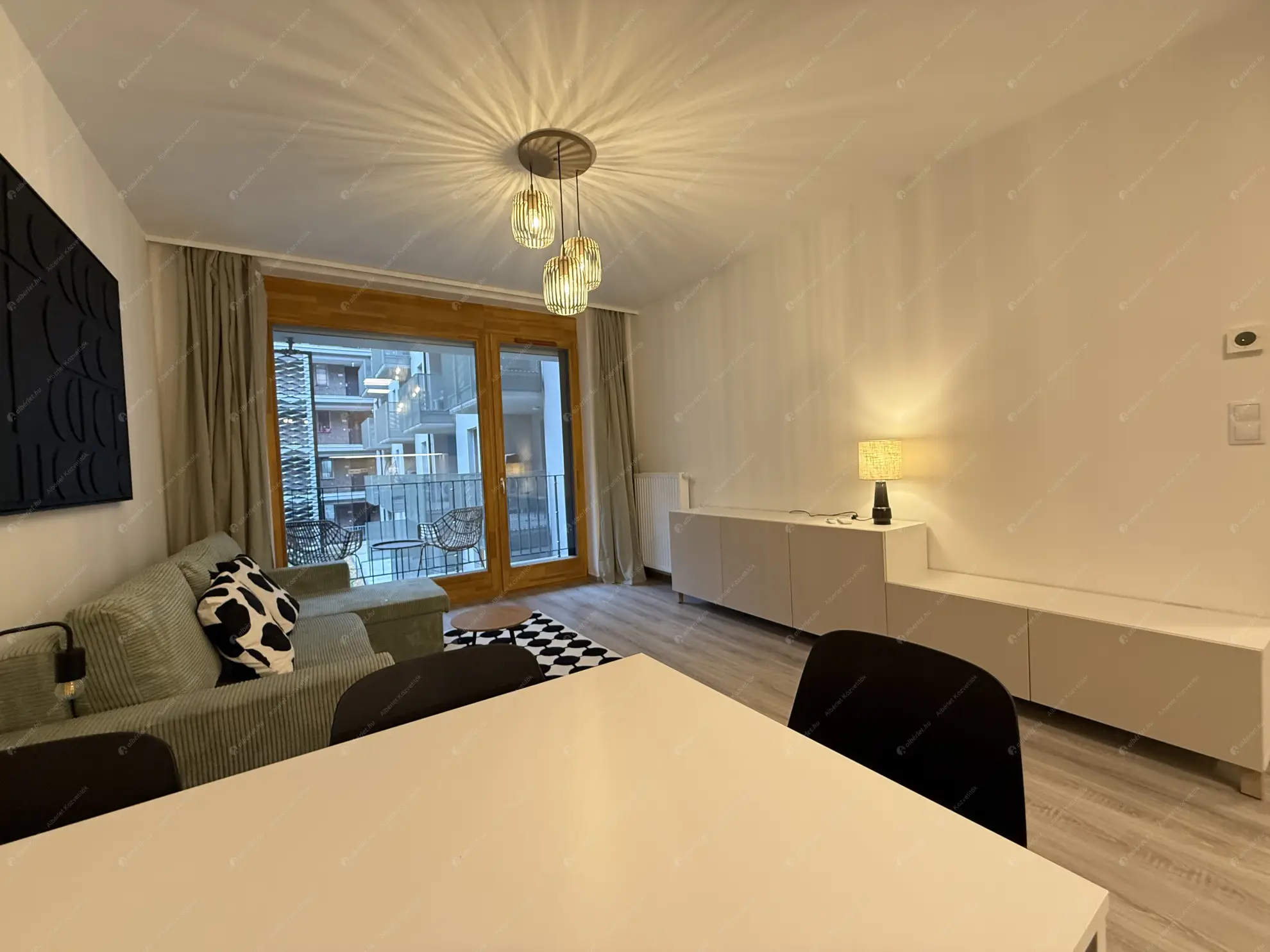 Kiadó albérlet 300000 Ft/hó áron: Budapest, XIII. kerület  Szabolcs utca. Mérete: 47 nm, 1 szobás | Alberlet.hu - 6589452