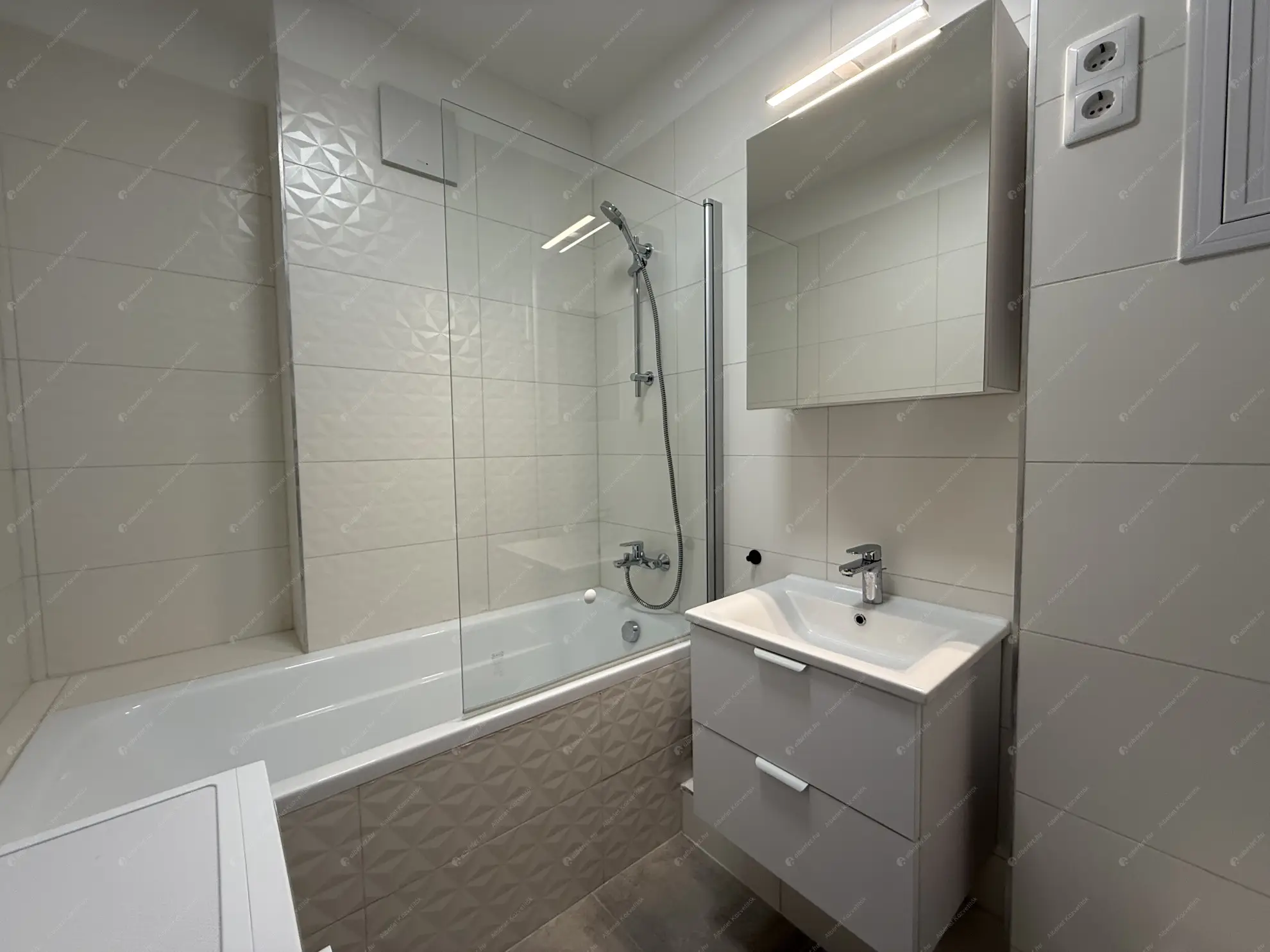 Kiadó albérlet 300000 Ft/hó áron: Budapest, XIII. kerület  Szabolcs utca. Mérete: 47 nm, 1 szobás | Alberlet.hu - 6589469