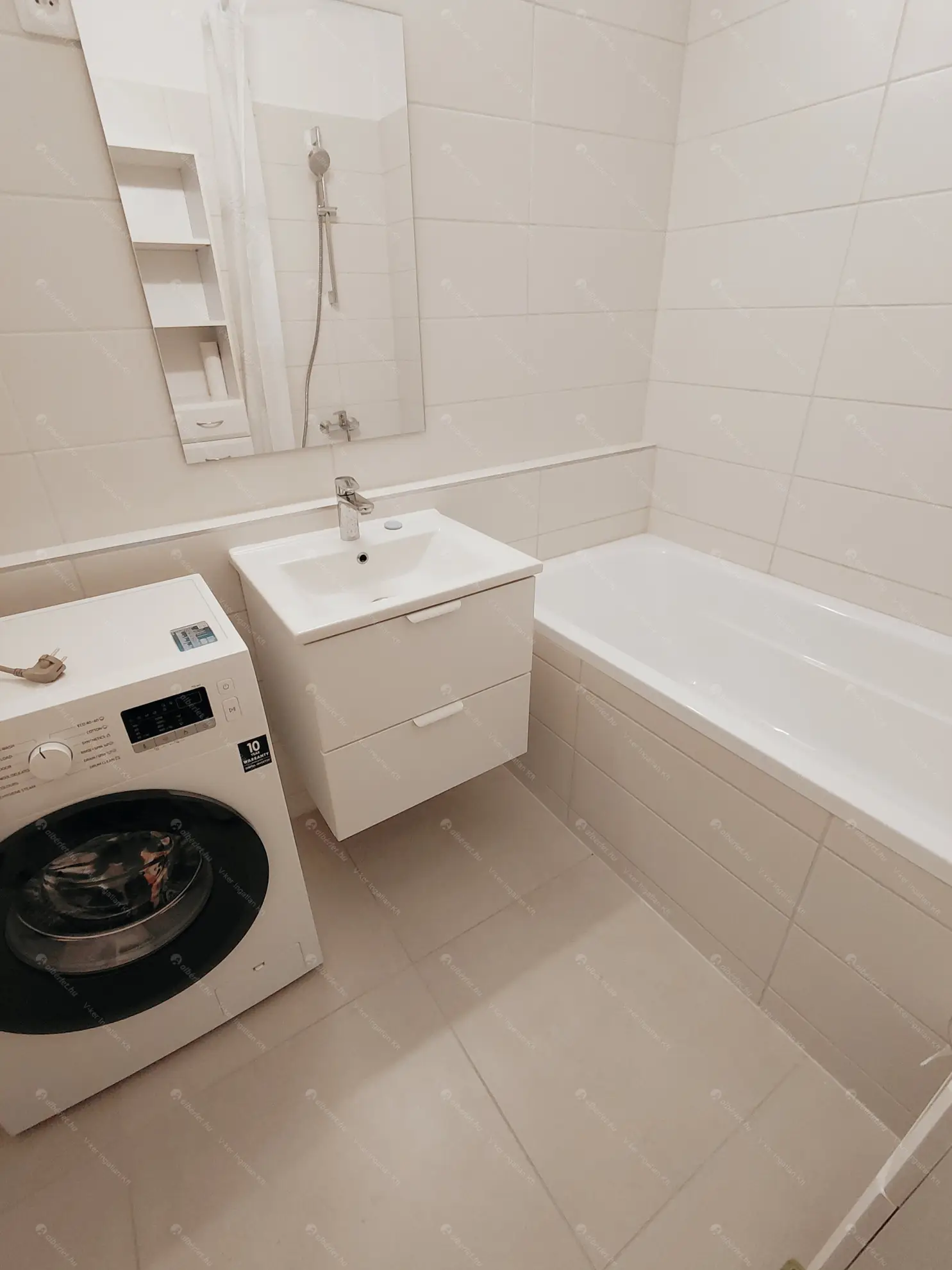 Kiadó albérlet 285000 Ft/hó áron: Budapest, XIII. kerület  Szabolcs utca. Mérete: 50 nm, 2 szobás | Alberlet.hu - 6558711