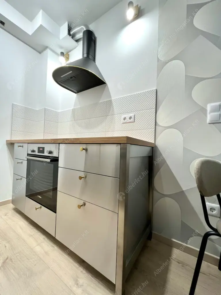 Kiadó albérlet 319000 Ft/hó áron: Budapest, XIII. kerület  Szabolcs utca. Mérete: 55 nm, 2 szobás | Alberlet.hu - 6586503