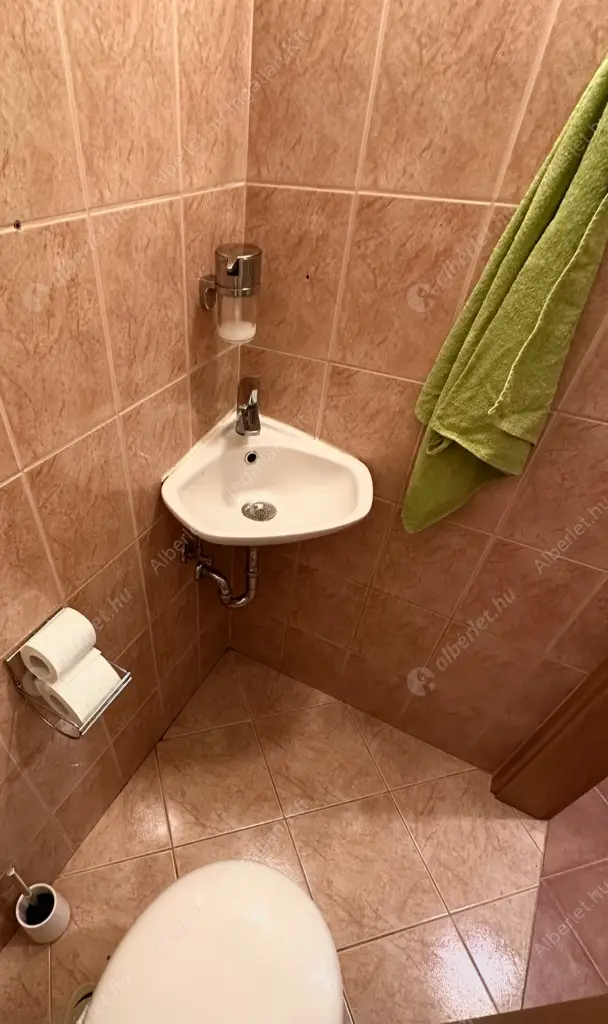 Kiadó albérlet 360000 Ft/hó áron: Budapest, XIII. kerület  Szabolcs utca. Mérete: 68 nm, 2 szobás | Alberlet.hu - 6596549