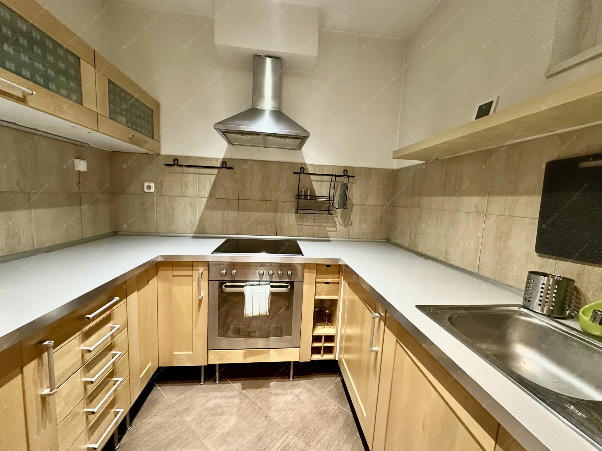 Kiadó albérlet 360000 Ft/hó áron: Budapest, XIII. kerület  Szabolcs utca. Mérete: 68 nm, 3 szobás | Alberlet.hu - 6604443