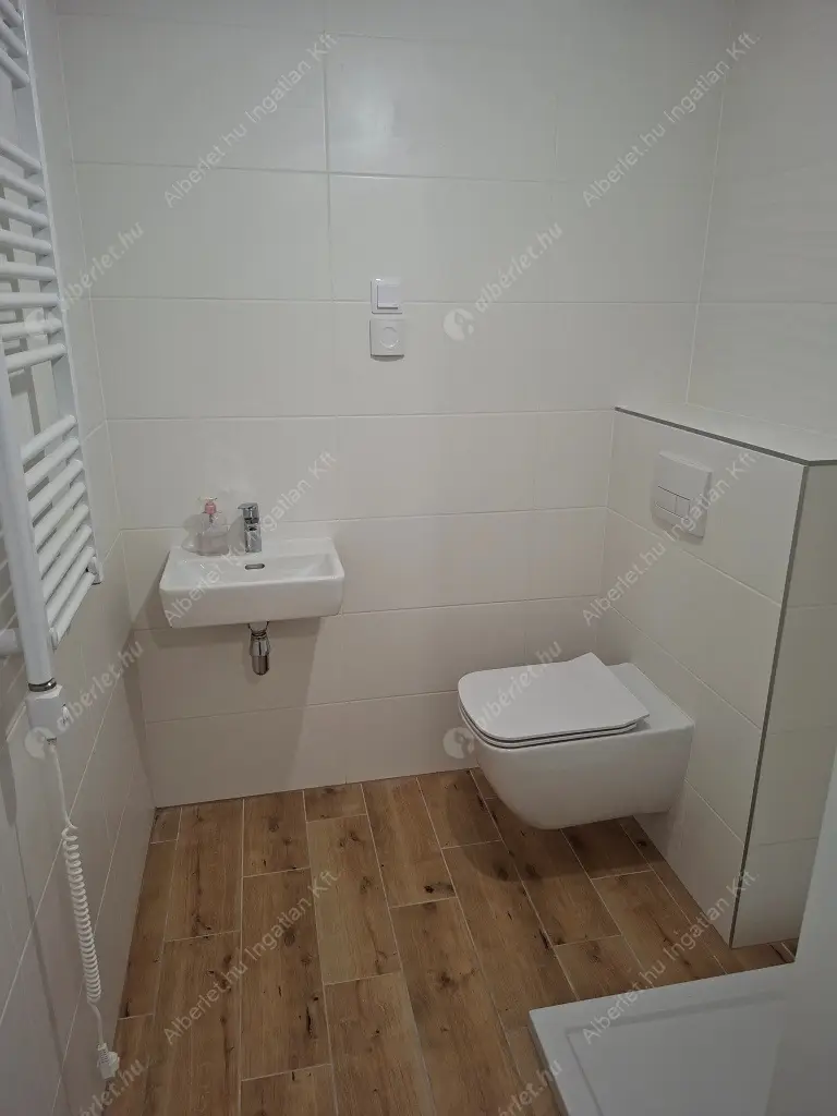 Kiadó albérlet 610000 Ft/hó áron: Budapest, XIII. kerület  Szabolcs utca. Mérete: 82 nm, 4 szobás | Alberlet.hu - 6591704