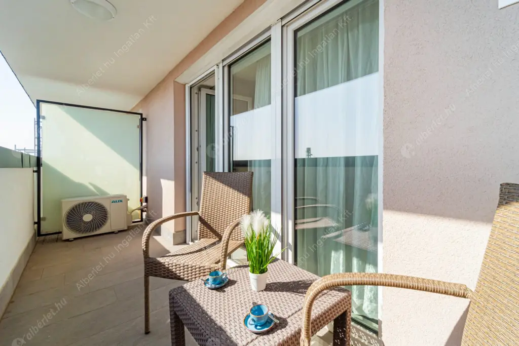 Kiadó albérlet 570000 Ft/hó áron: Budapest, XIII. kerület  Szabolcs utca. Mérete: 89 nm, 4 szobás | Alberlet.hu - 6549944