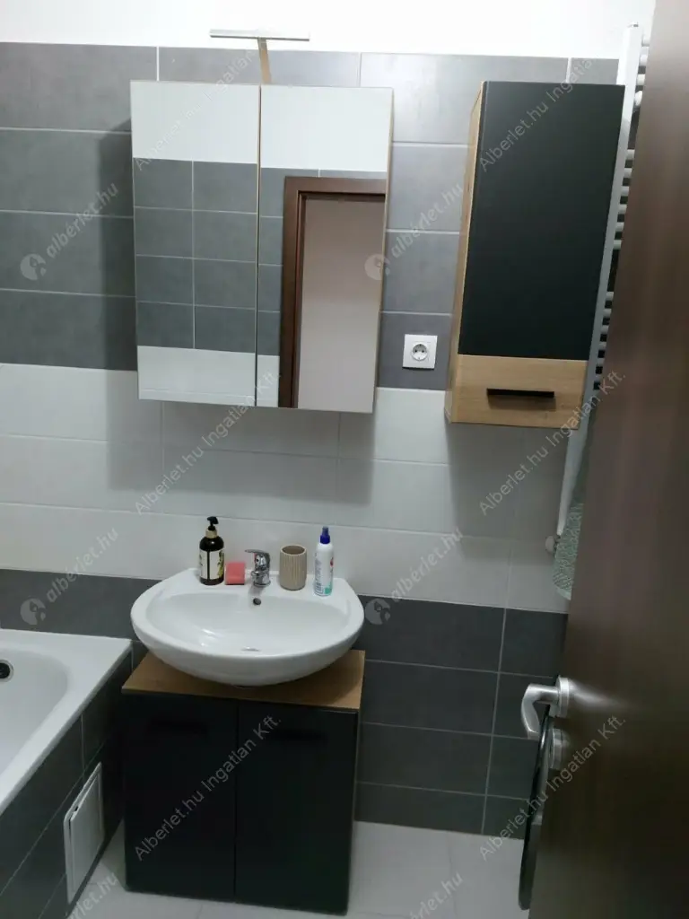 Kiadó albérlet 280000 Ft/hó áron: Budapest, XIII. kerület  Szegedi út. Mérete: 45 nm, 2 szobás | Alberlet.hu - 6625989