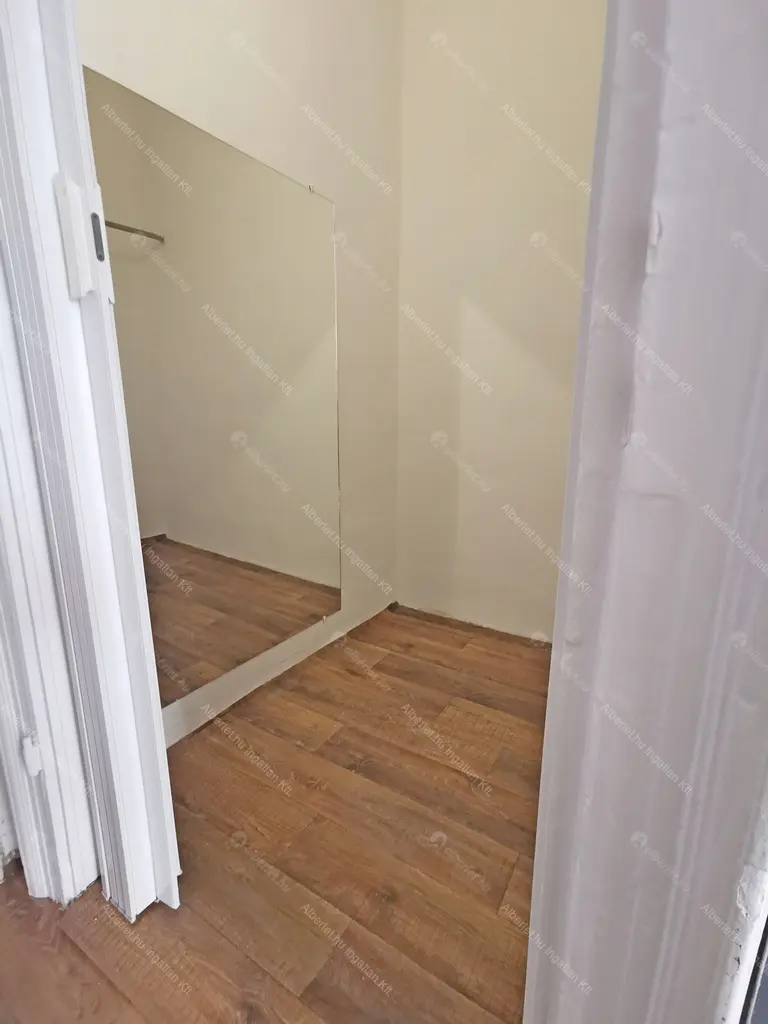 Kiadó albérlet 170000 Ft/hó áron: Budapest, XIII. kerület  Szent László út. Mérete: 30 nm, 1 szobás | Alberlet.hu - 6696044