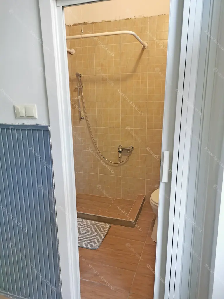 Kiadó albérlet 170000 Ft/hó áron: Budapest, XIII. kerület  Szent László út. Mérete: 30 nm, 1 szobás | Alberlet.hu - 6696052