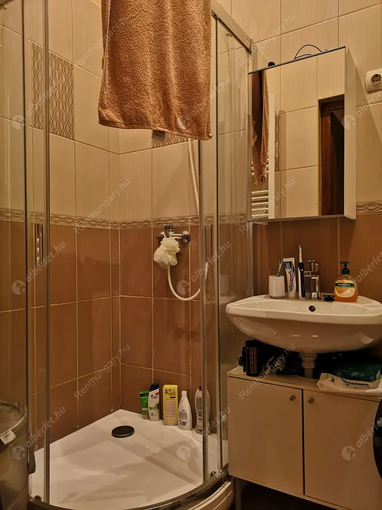 Kiadó albérlet 200000 Ft/hó áron: Budapest, XIII. kerület  Szent László út. Mérete: 35 nm, 1 szobás | Alberlet.hu - 5153275