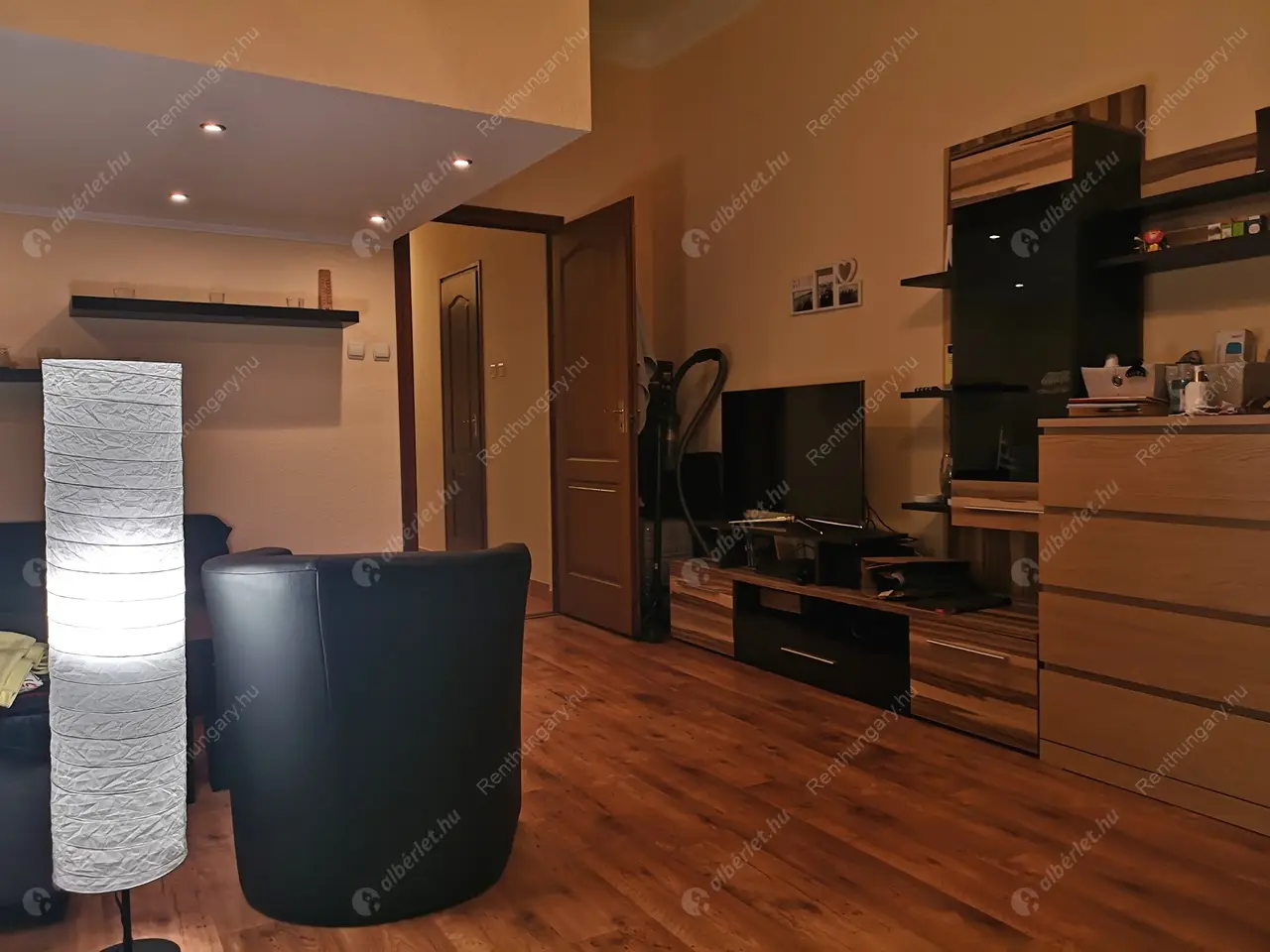 Kiadó albérlet 200000 Ft/hó áron: Budapest, XIII. kerület  Szent László út. Mérete: 35 nm, 1 szobás | Alberlet.hu - 5153277