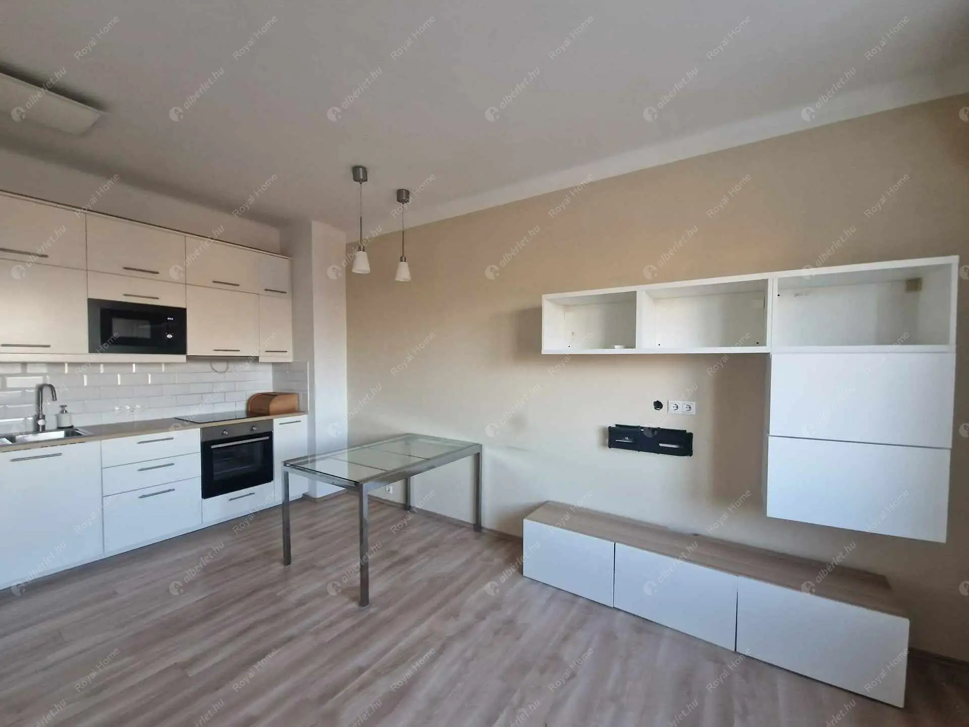 Kiadó albérlet 210000 Ft/hó áron: Budapest, XIII. kerület  Tahi utca. Mérete: 33 nm, 1 szobás | Alberlet.hu - 6165933