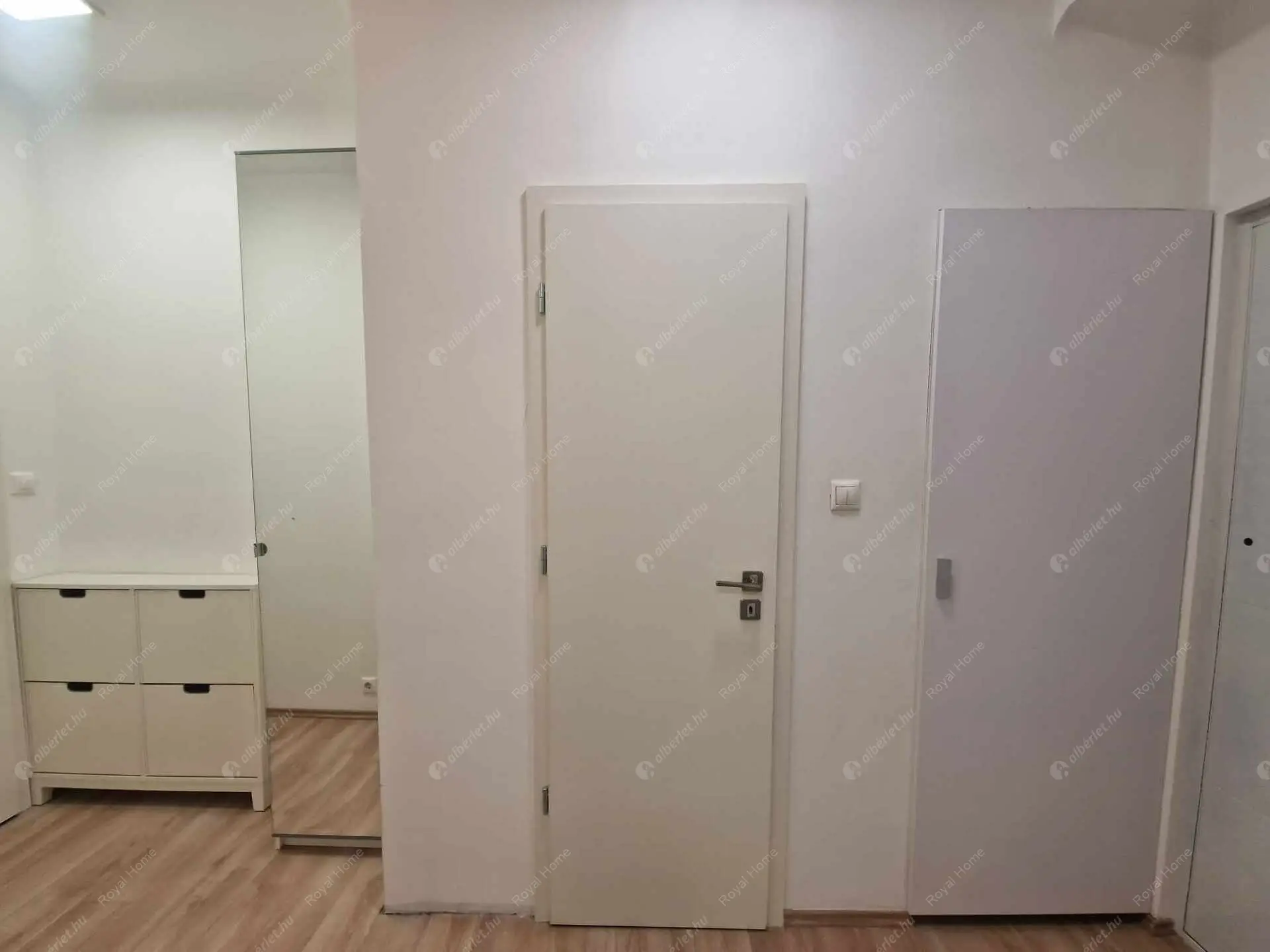 Kiadó albérlet 210000 Ft/hó áron: Budapest, XIII. kerület  Tahi utca. Mérete: 33 nm, 1 szobás | Alberlet.hu - 6165974