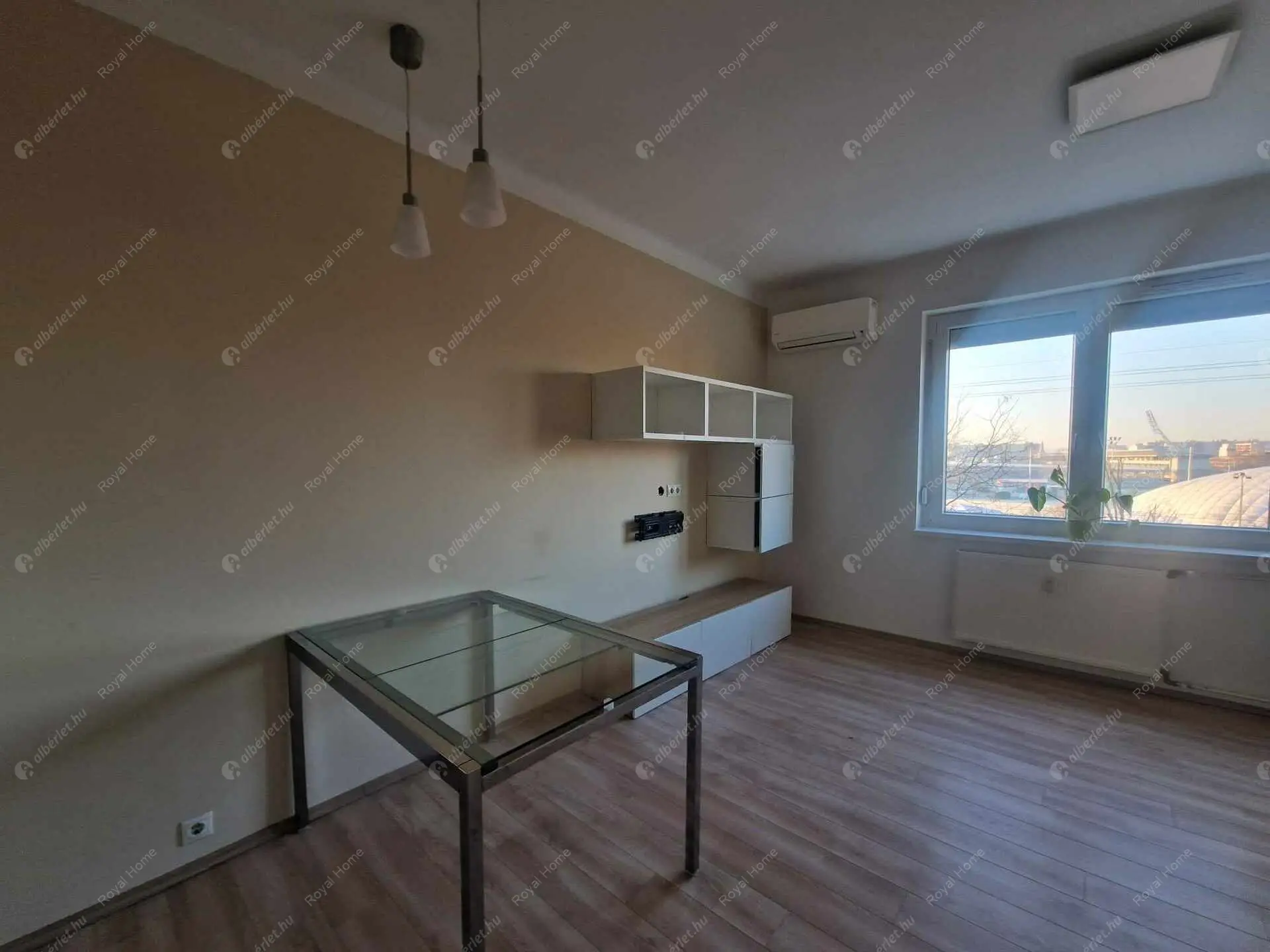 Kiadó albérlet 210000 Ft/hó áron: Budapest, XIII. kerület  Tahi utca. Mérete: 33 nm, 1 szobás | Alberlet.hu - 6165980