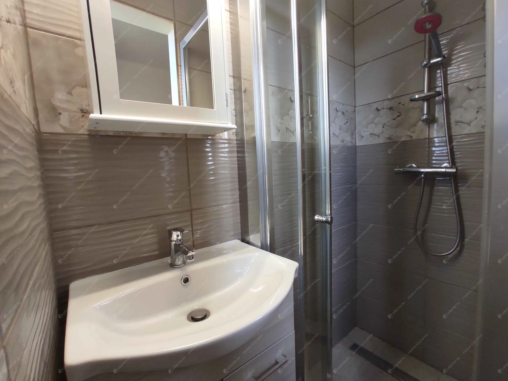 Kiadó albérlet 170000 Ft/hó áron: Budapest, XIII. kerület  Tahi utca. Mérete: 33 nm, 1 szobás | Alberlet.hu - 6595321