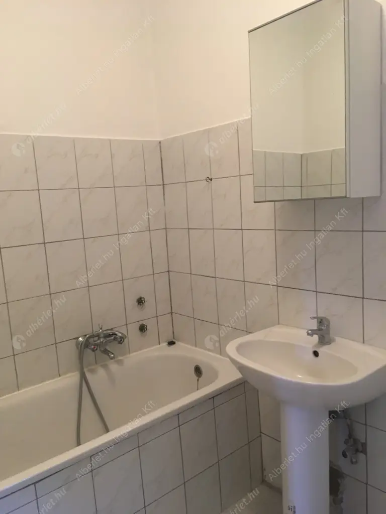 Kiadó albérlet 190000 Ft/hó áron: Budapest, XIII. kerület  Tahi utca. Mérete: 38 nm, 1 szobás | Alberlet.hu - 6575667