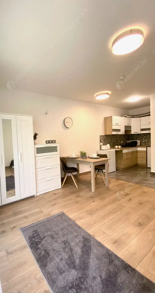 Kiadó albérlet 265000 Ft/hó áron: Budapest, XIII. kerület  Taksony utca. Mérete: 35 nm, 1 szobás | Alberlet.hu - 6582641