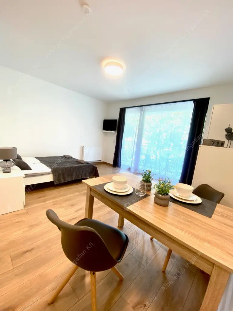 Kiadó albérlet 265000 Ft/hó áron: Budapest, XIII. kerület  Taksony utca. Mérete: 35 nm, 1 szobás | Alberlet.hu - 6582644