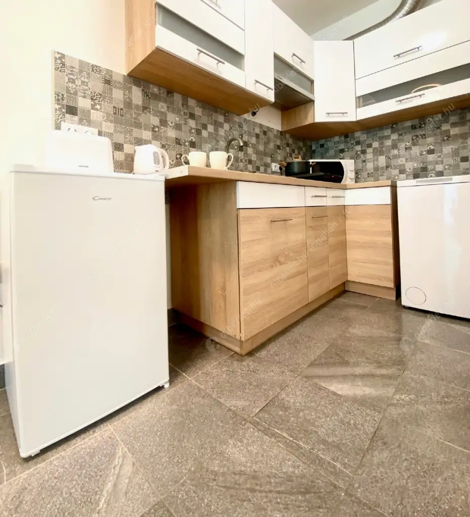 Kiadó albérlet 265000 Ft/hó áron: Budapest, XIII. kerület  Taksony utca. Mérete: 35 nm, 1 szobás | Alberlet.hu - 6582647