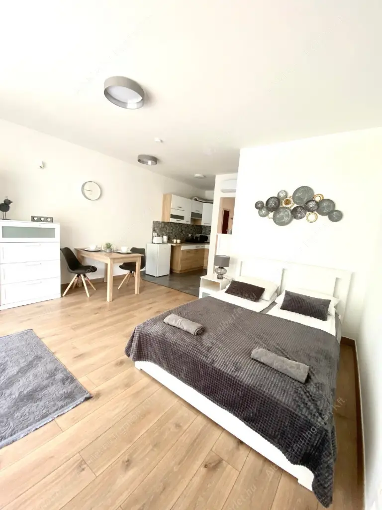 Kiadó albérlet 265000 Ft/hó áron: Budapest, XIII. kerület  Taksony utca. Mérete: 35 nm, 1 szobás | Alberlet.hu - 6582650