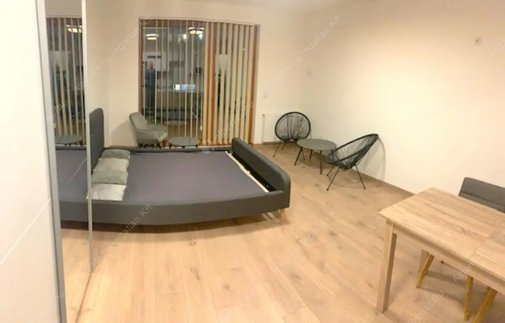 Kiadó albérlet 265000 Ft/hó áron: Budapest, XIII. kerület  Taksony utca. Mérete: 35 nm, 1 szobás | Alberlet.hu - 6583028