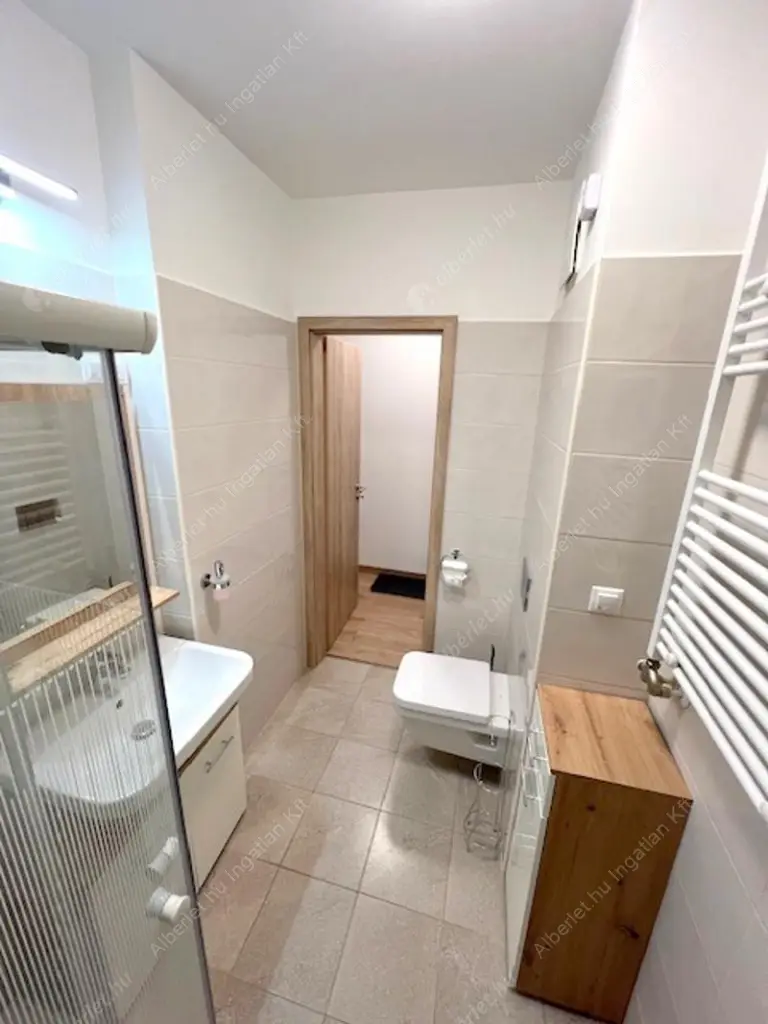 Kiadó albérlet 265000 Ft/hó áron: Budapest, XIII. kerület  Taksony utca. Mérete: 35 nm, 1 szobás | Alberlet.hu - 6638416