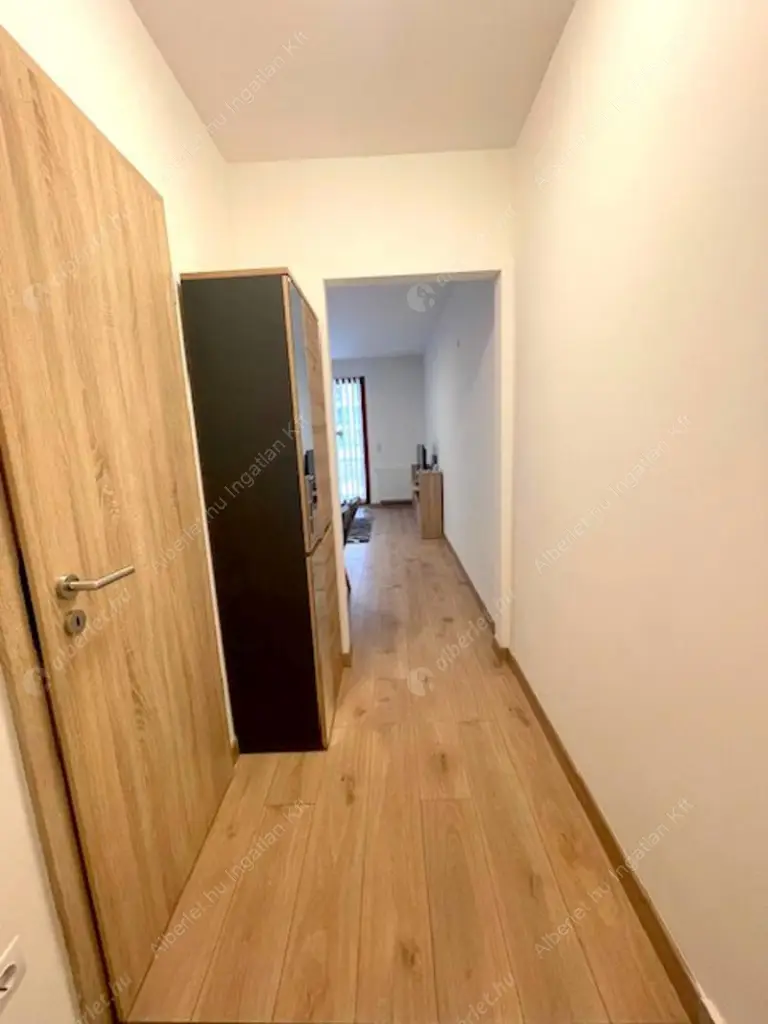 Kiadó albérlet 265000 Ft/hó áron: Budapest, XIII. kerület  Taksony utca. Mérete: 35 nm, 1 szobás | Alberlet.hu - 6638427