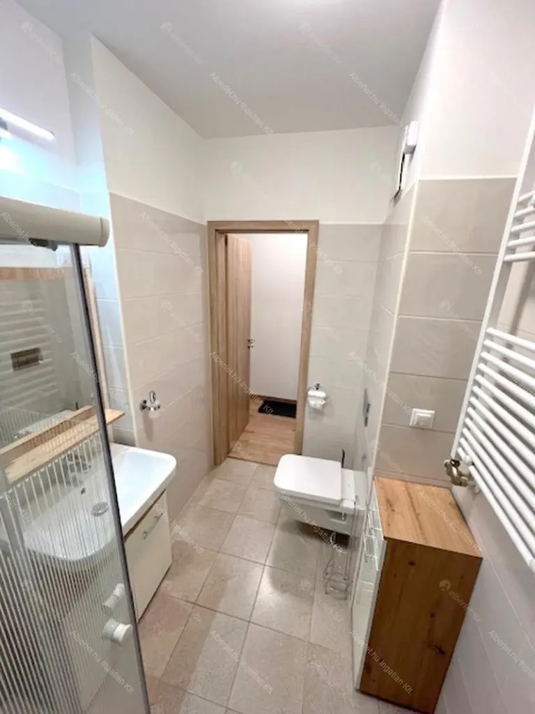 Kiadó albérlet 265000 Ft/hó áron: Budapest, XIII. kerület  Taksony utca. Mérete: 35 nm, 1 szobás | Alberlet.hu - 6652569