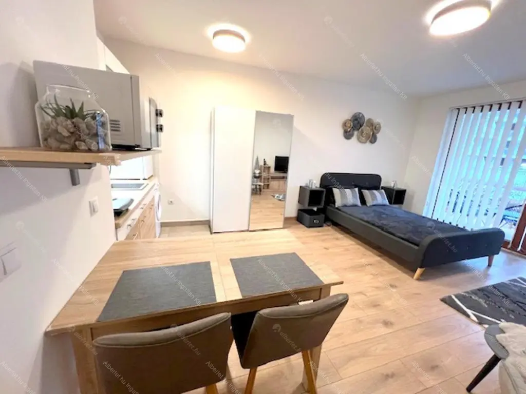 Kiadó albérlet 265000 Ft/hó áron: Budapest, XIII. kerület  Taksony utca. Mérete: 35 nm, 1 szobás | Alberlet.hu - 6652571