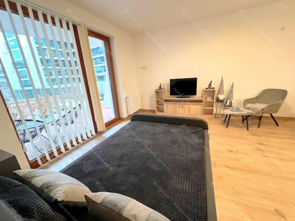 Kiadó albérlet 265000 Ft/hó áron: Budapest, XIII. kerület  Taksony utca. Mérete: 35 nm, 1 szobás | Alberlet.hu - 6652575