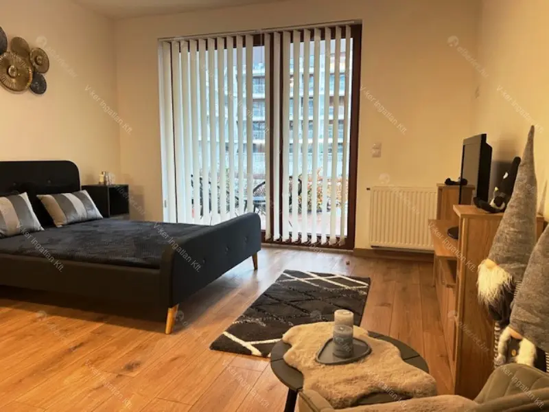 Kiadó albérlet 265000 Ft/hó áron: Budapest, XIII. kerület  Taksony utca. Mérete: 35 nm, 1 szobás | Alberlet.hu - 6679444