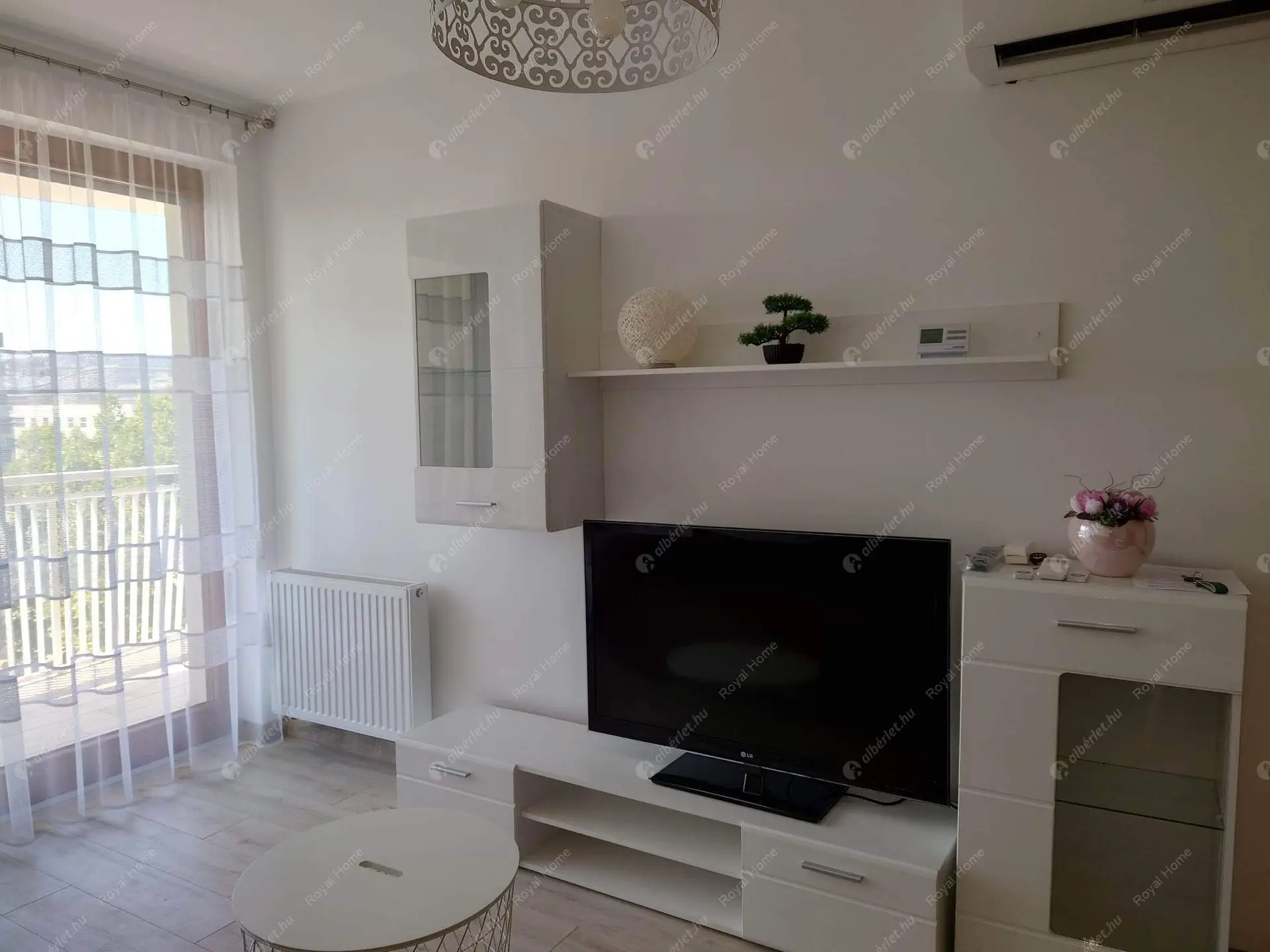 Kiadó albérlet 300000 Ft/hó áron: Budapest, XIII. kerület  Taksony utca. Mérete: 46 nm, 2 szobás | Alberlet.hu - 6033574