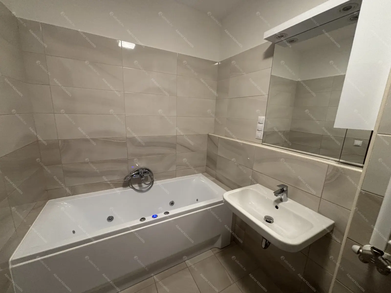 Kiadó albérlet 440000 Ft/hó áron: Budapest, XIII. kerület  Taksony utca. Mérete: 66 nm, 2 szobás | Alberlet.hu - 6643104