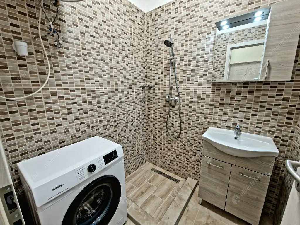 Kiadó albérlet 240000 Ft/hó áron: Budapest, XIII. kerület  Tomori köz. Mérete: 41 nm, 2 szobás | Alberlet.hu - 6579811